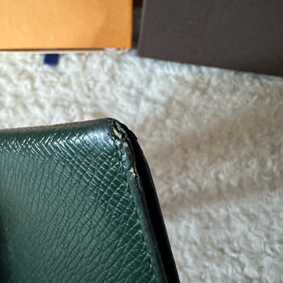 Authentic LV Louis Vuitton Green Taiga Leather ID Card Holder Organizer Wallet - Picture 13 of 16